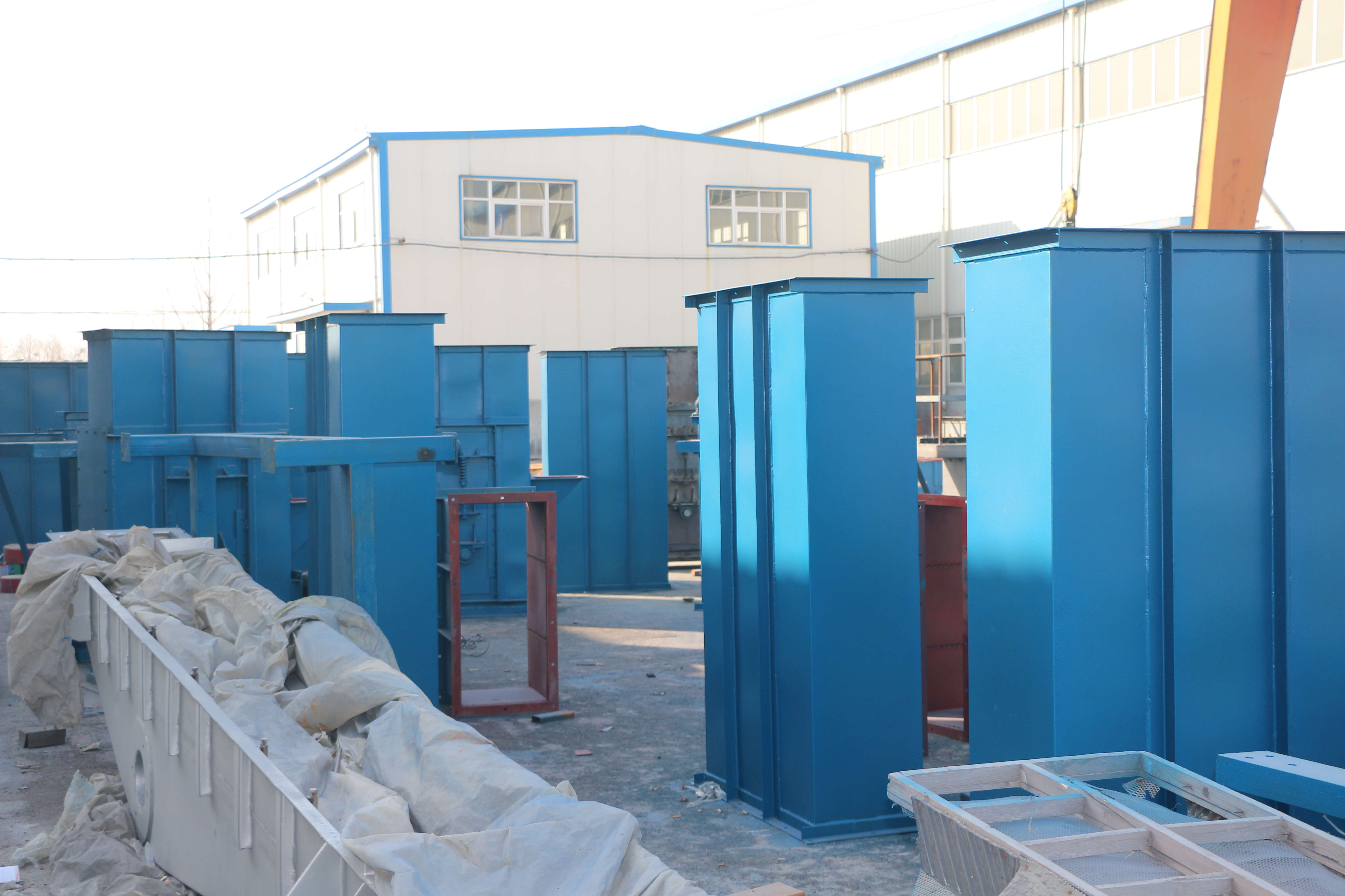 斗式提升機料斗與機殼發(fā)生刮碰的原因和解決辦法(斗式提升機料斗形式有哪些)