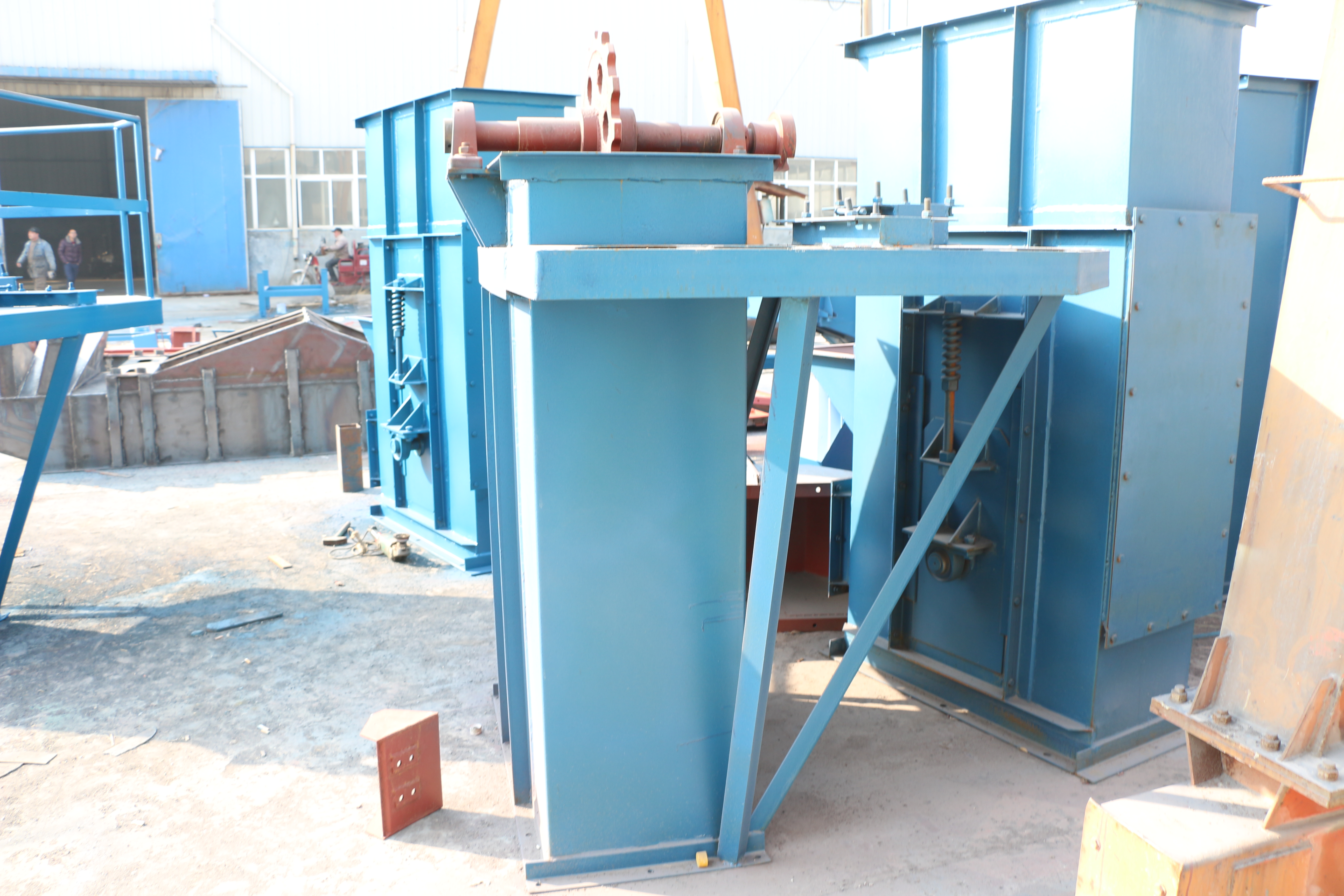 斗式提升機(jī)驅(qū)動輪出現(xiàn)故障跟沒有上潤滑油有關(guān)系嗎?(斗式提升機(jī)驅(qū)動鏈輪的直徑)