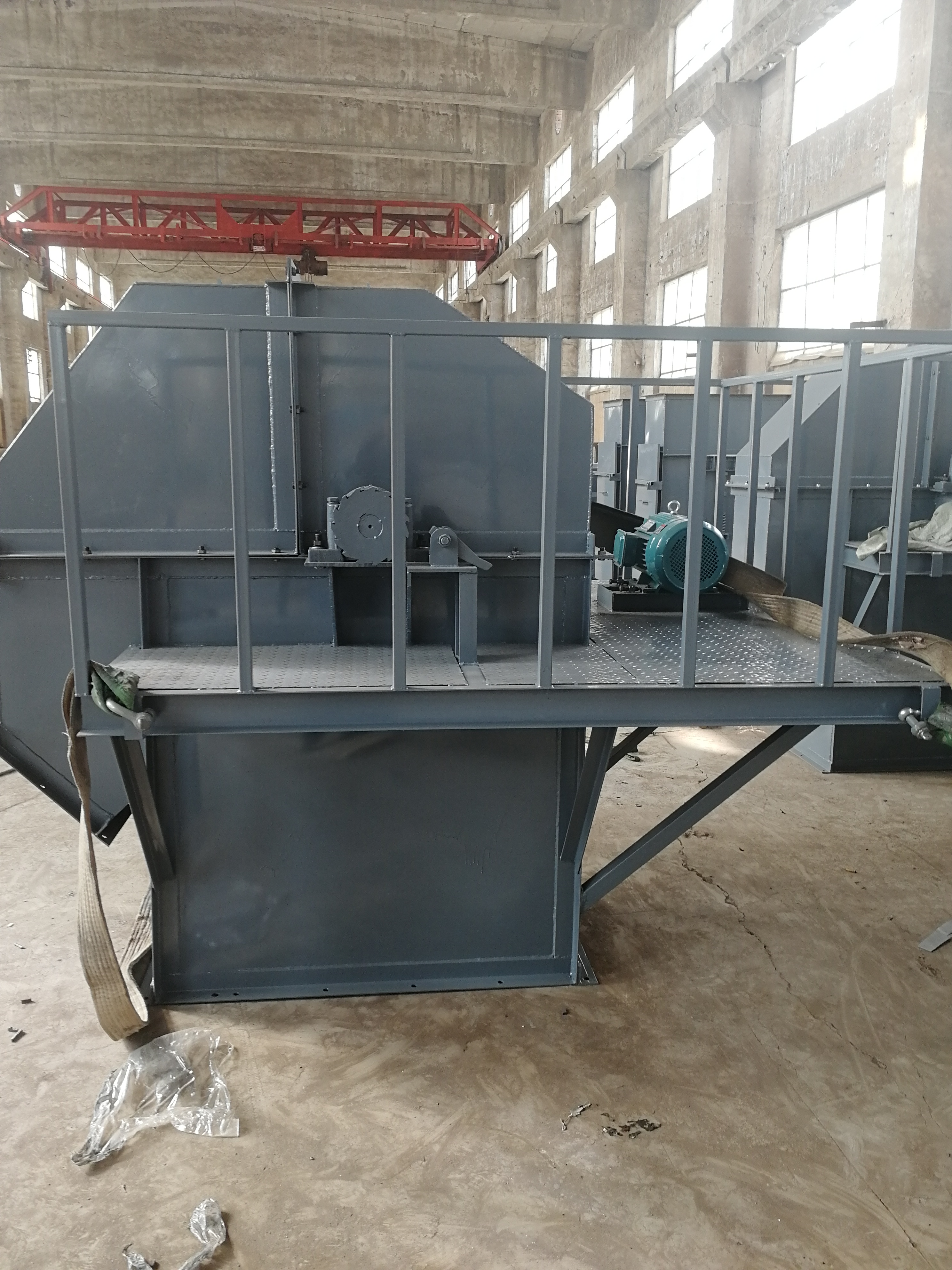 斗式提升機在作業過程中會有哪些風險問題?(斗式提升機的結構)